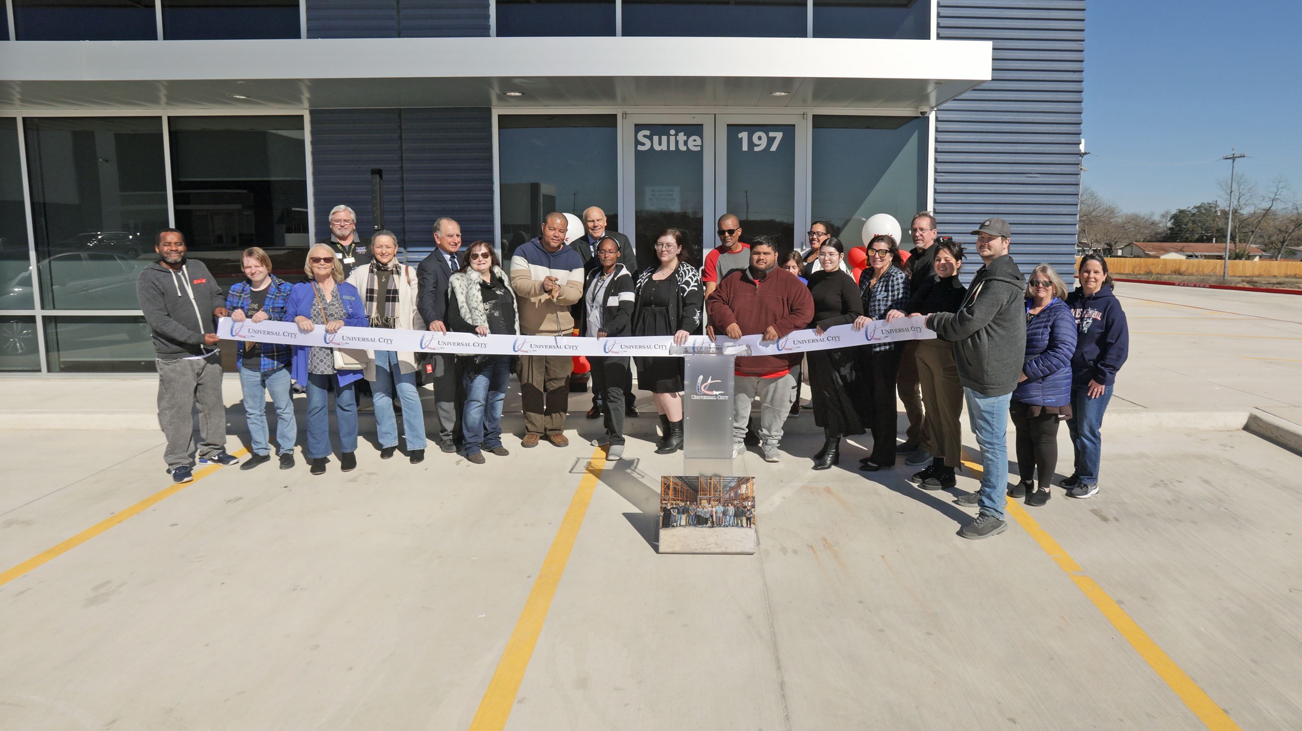 Motic ribbon cutting-43